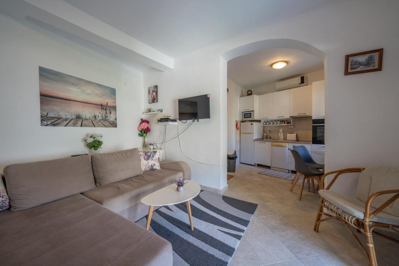 Aneta Apartments ريسان المظهر الخارجي الصورة