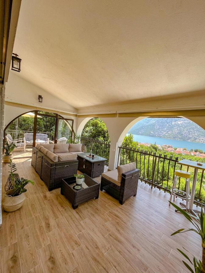 Aneta Apartments ريسان المظهر الخارجي الصورة